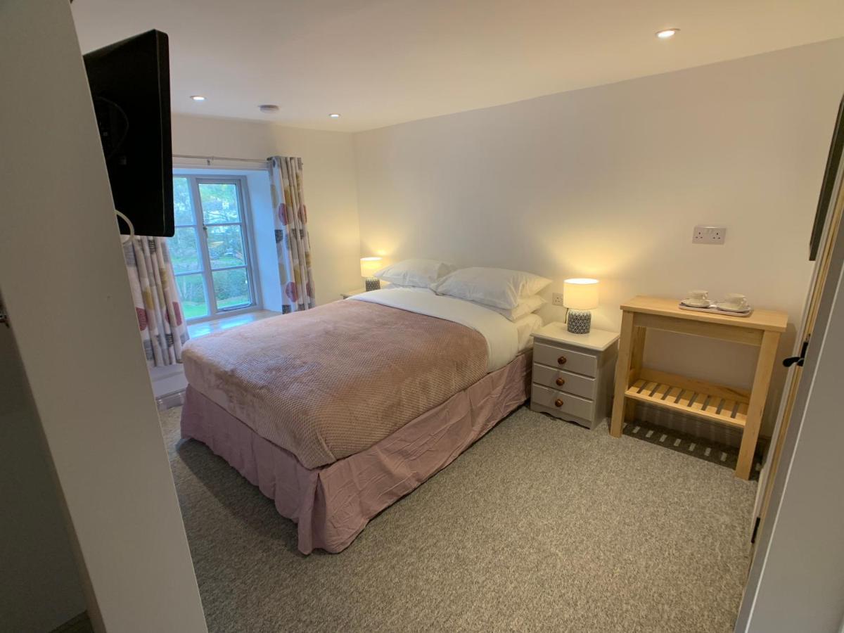 Swan House Tea Room And Bed & Breakfast Lydney Exterior photo