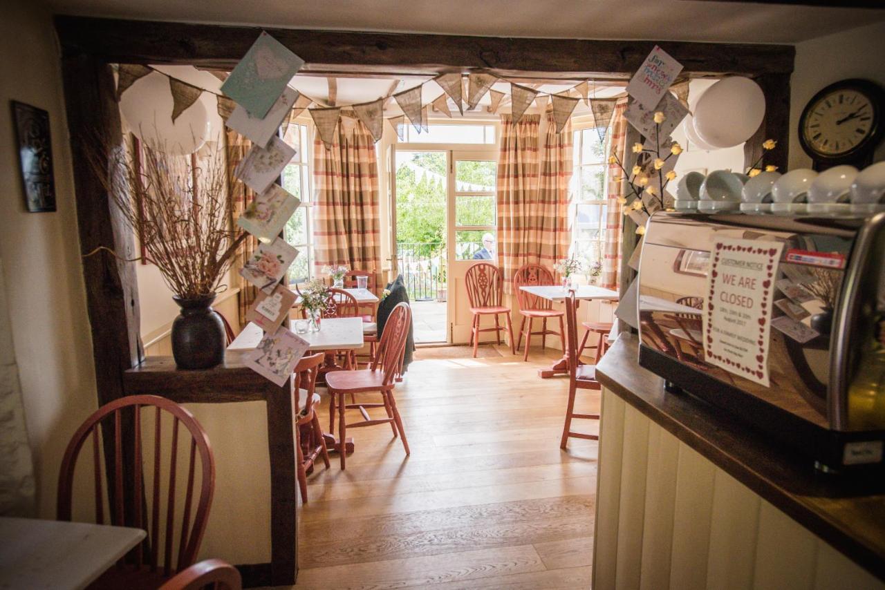 Swan House Tea Room And Bed & Breakfast Lydney Exterior photo